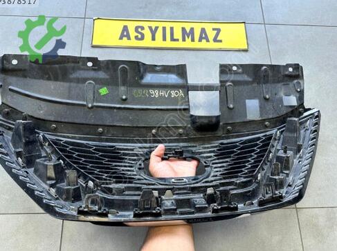 Nissan Qashqai Ön Panjur çıkma parça