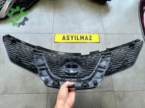 Nissan Qashqai Ön Panjur çıkma parça