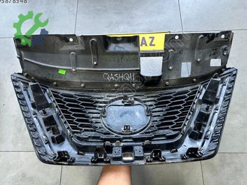 Nissan Qashqai Ön Panjur çıkma parça