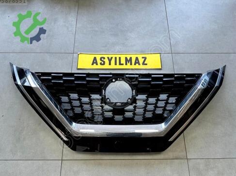 Nissan Qashqai Ön Panjur çıkma parça