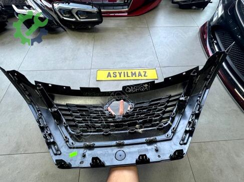 Nissan Qashqai Ön Panjur çıkma parça