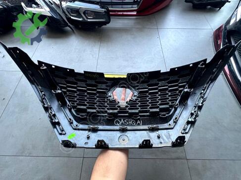 Nissan Qashqai Ön Panjur çıkma parça