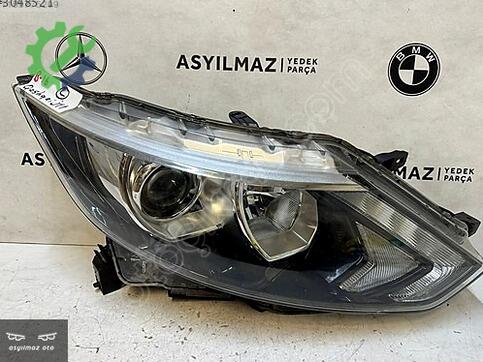 Nissan Qashqai Sağ Ön Far çıkma parça