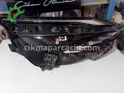 Nissan Qashqai Sağ Ön Far çıkma parça