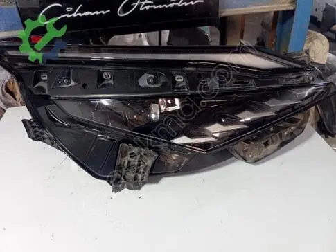 Nissan Qashqai Sağ Ön Far çıkma parça