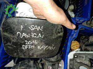Nissan Qashqai Depo Kapağı Çıkma