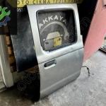 Nissan Skystar Sağ Arka Kapı Çıkma Orjinal