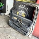 Nissan Skystar Sağ ön Kapı Çıkma Orjinal