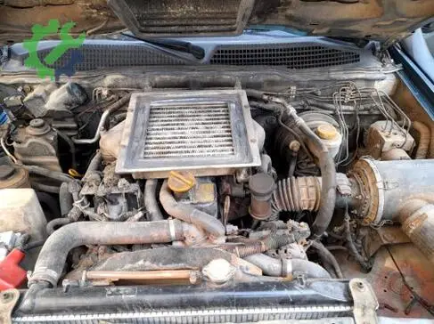 Nissan Terrano Kapı Menteşesi çıkma parça