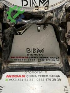 Nissan Qashqai Orijinal Çıkma Travers