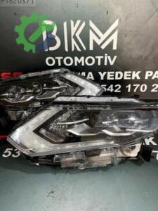 Sağ Sol Far Nissan X-Trail 2017 – 2021 Çıkma (2. Adet)