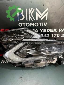 Nissan X-Trail Far çıkma parça