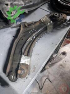 Sağ Sol Salıncak Nissan X-Trail 2003 – 2008 Çıkma