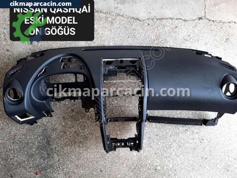 Nissan Qashqai Göğüs çıkma parça