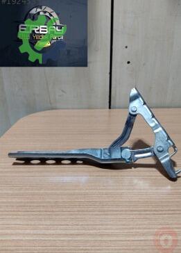 Skoda Octavia Kaput Menteşesi çıkma parça