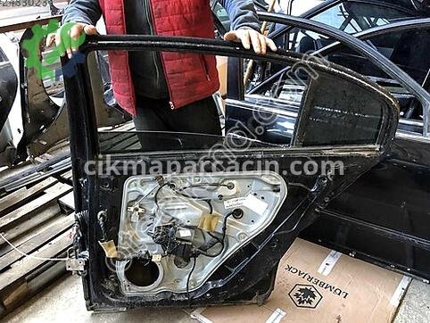 Skoda Octavia Sağ Arka Kapı çıkma parça