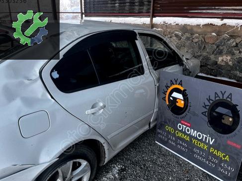 Skoda Octavia Sağ Arka Kapı çıkma parça