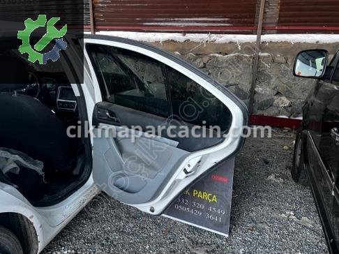 Skoda Octavia Sağ Arka Kapı çıkma parça