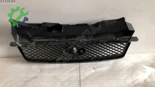 Ford Focus Ön Panjur çıkma parça