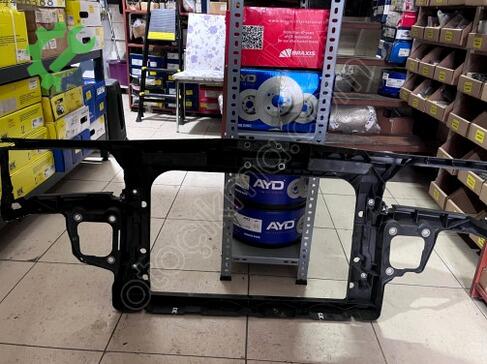 Audi A3 Ön Panel 8L0805594C çıkma parça