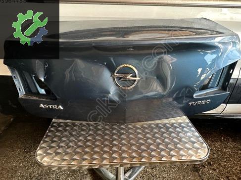 Opel Astra Bagaj Kapağı çıkma parça