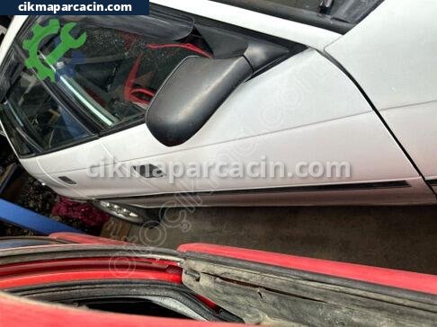 Opel Astra Sağ Ön Kapı çıkma parça