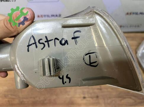 Opel Astra Sinyal çıkma parça