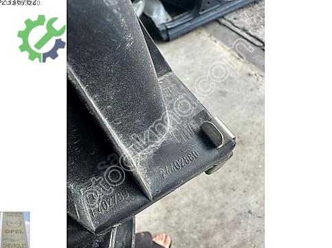 Opel Astra Hava Filtresi Kutusu 2440288 çıkma parça