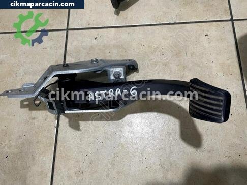 Opel Astra Pedal çıkma parça