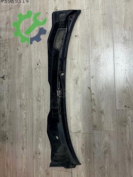 Opel Astra Ön Cam Izgarası 90520680 çıkma parça