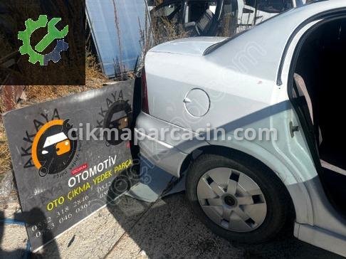 Opel Astra Arka Çamurluk çıkma parça