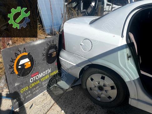 Opel Astra Arka Çamurluk çıkma parça