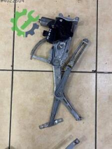 Opel Astra Sağ Ön Cam Krikosu Çıkma