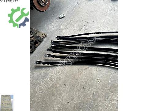 Opel Astra Tavan Çıtası çıkma parça