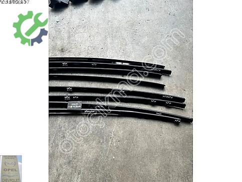 Opel Astra Tavan Çıtası çıkma parça