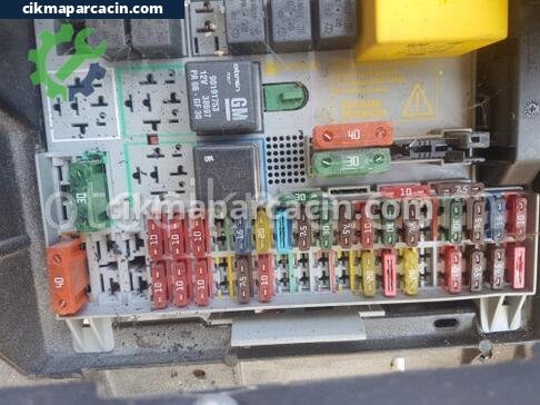 Opel Astra Sigorta Kutusu çıkma parça