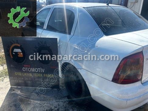 Opel Astra Arka Çamurluk çıkma parça