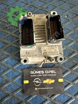 Opel Astra Motor Beyni 55559857 çıkma parça