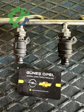 Opel Astra Enjektör 90536149 çıkma parça