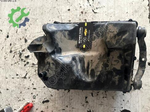 Opel Astra Hava Filtresi Kutusu 55557127 çıkma parça