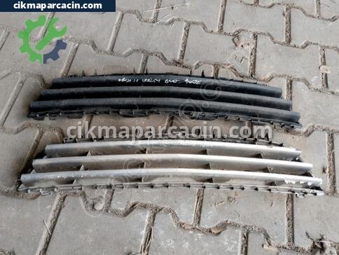 Opel Astra Ön Panjur çıkma parça