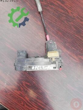 Opel Astra Sağ Arka Kapı Kilidi çıkma parça