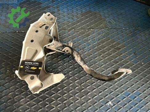Opel Astra Pedal çıkma parça