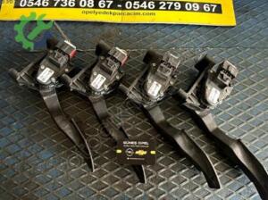 Opel Astra Orijinal Çıkma Pedal 9157999