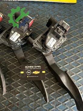 Opel Astra Pedal 9157999 çıkma parça
