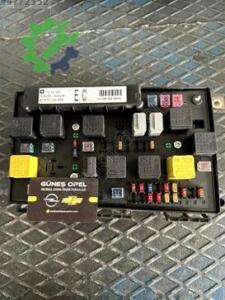 Opel Astra 2026 - 2026 Çıkma Sigorta Kutusu 13181662