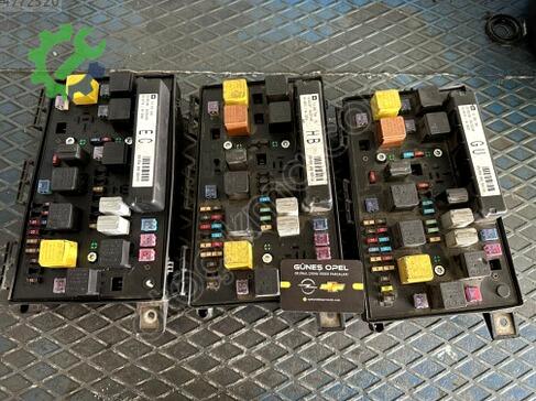 Opel Astra Sigorta Kutusu 13206754 çıkma parça