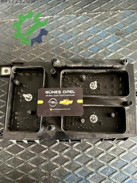 Opel Astra Sigorta Kutusu 13206754 çıkma parça