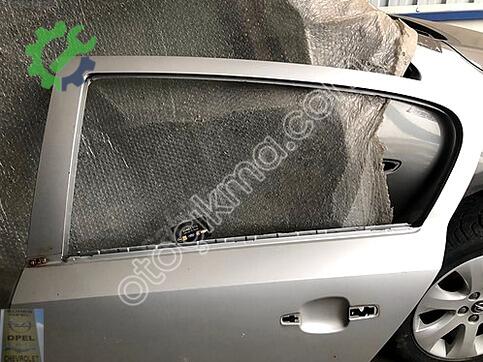 Opel Astra Sol Arka Kapı çıkma parça
