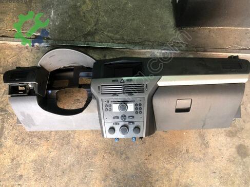 Opel Astra Torpido çıkma parça
